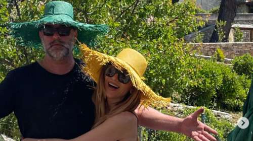 Δέσποινα Βανδή: &#39;&#39;Λιώνει&#39;&#39; για τον Μπισμπίκη πάνω στην πίστα - Η αφιέρωση και το καυτό φιλί [εικόνες - βίντεο]