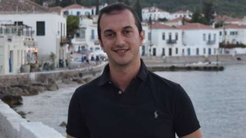 Συντριβή Φάντομ: &quot;Ήρθαν και μου είπαν ότι ψάχνουν τον γιο μου&quot; - Σε σοκ ο πατέρας του αγνοούμενου κυβερνήτη [Βίντεο]