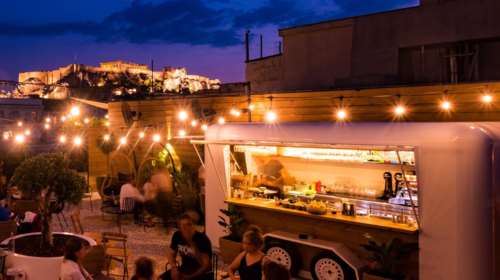 7 φανταστικά μπαρ σε αθηναϊκές ταράτσες