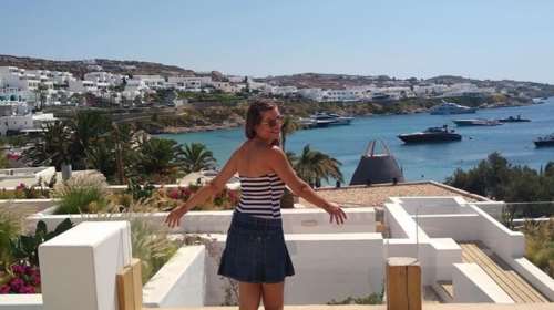 Η Μαρία Κίτσου με το στιλάτο ολόσωμο μαγιό της άρχισε τις βουτιές [Εικόνες]