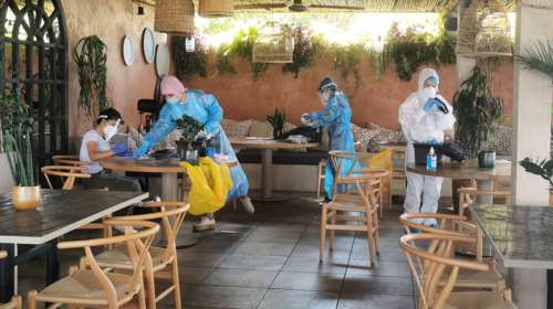 Κορονοϊός: Θετικός 25χρονος σεφ και άλλοι 4 συνάδελφοί του στον Βόλο