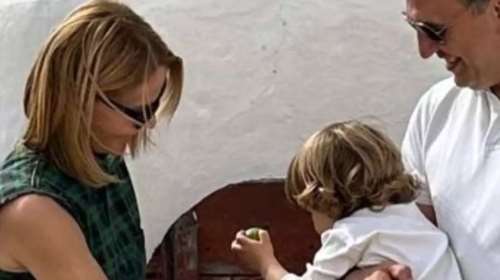 Τζένη Μπαλατσινού: Το ξεχωριστό Πάσχα με τον Βασίλη Κικίλια και τους γιους της στην Πάτμο [Εικόνες]