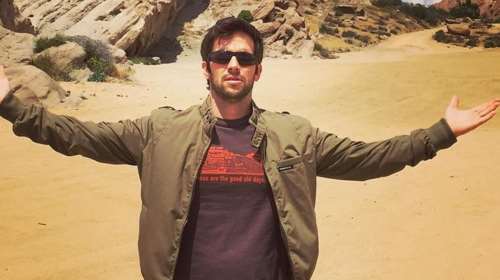 Παγκόσμιο σοκ: Σκοτώθηκε ο ηθοποιός Κρίστιαν Όλιβερ μαζί με τις δύο κόρες του- Το αεροπλάνο τους έκανε βουτιά με τη μύτη