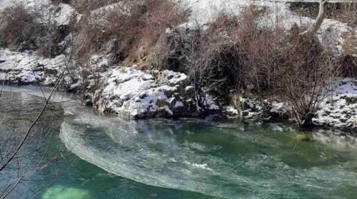 Πολύ χαμηλές οι θερμοκρασίες στα Ιωάννινα: Στους -13 το θερμόμετρο στη Βωβούσα, πάγωσε το ποτάμι στο Ζαγόρι [εικόνες]