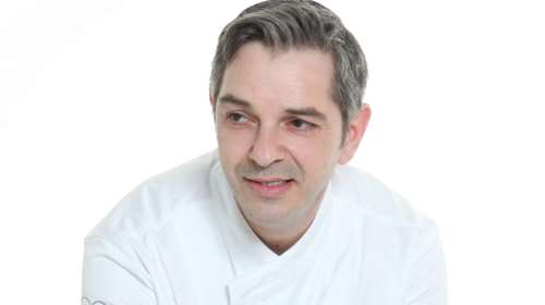 Πέθανε ο γνωστός σεφ Γιάννης Γιάχος - Έπαθε ανακοπή καρδιάς την επομένη του τελικού του Conference League