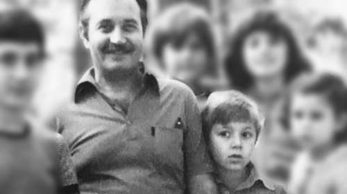 Συγκινεί το αντίο του υπουργού Δημήτρη Παπαστεργίου: &quot;Υπάρχει άραγε τρόπος να αποχαιρετήσεις τον πατέρα σου;&quot;