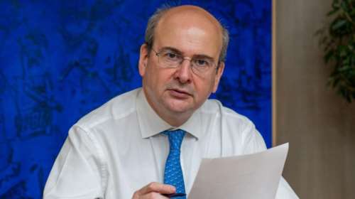 Οργίστηκε ο Χατζηδάκης με την κριτική για την Οικονομία: &quot;Κάπου ώπα, δεν εκλεγήκαμε για να τα αλλάξουμε όλα με ένα θαύμα&quot;