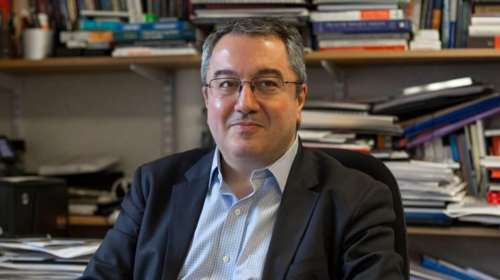 &quot;Καμπανάκι&quot; Μόσιαλου: Δεν αποκλείεται 4ο κύμα κορονοϊού στην Ελλάδα - Κανονικότητα όταν θα εμβολιαστεί το 60% του πληθυσμού