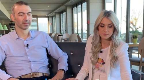 Αλέξανδρος Νικολαΐδης: 40 ημέρες από τον θάνατό του: Με στίχους Δημουλά μιλά για την απώλεια του η σύζυγός του