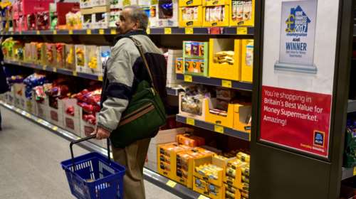 Βρετανία: Ένας στους τέσσερις πολίτες παραλείπει γεύματα, λόγω της ακρίβειας