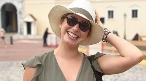 Τζασμίν Γκρέις Γκριμάλντι: Ποια είναι η  κόρη του Πρίγκιπα Αλβέρτου που κάνει απεργία...