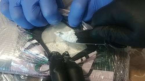 Σπείρα διακινούσε κοκαΐνη από τη Λατινική Αμερική στην Ευρώπη μέσω Ελλάδας - Τρεις συλλήψεις