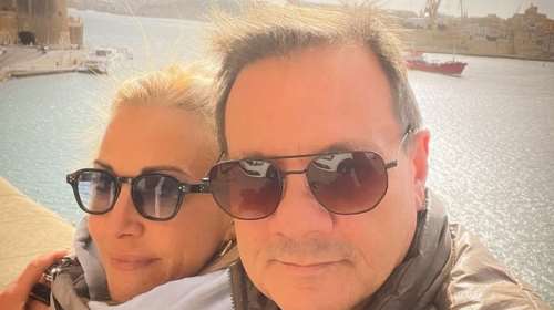 Ο Απόστολος Λύτρας παντρεύεται την Δώρα Παπαδοπούλου: Το μονόπετρο και το &quot;Yes, i do&quot;