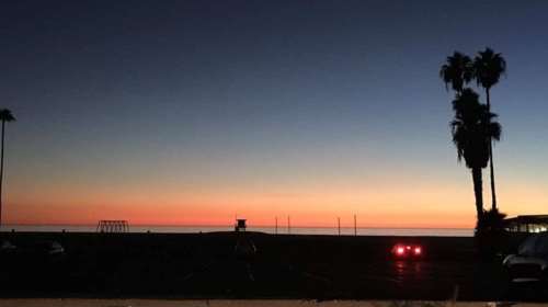 &quot;Καραντίνα&quot; στο Λος Άντζελες: Το μαγικό ηλιοβασίλεμα από τον υπολογιστή στο σπίτι σας [βίντεο]