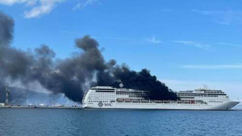 Κέρκυρα: Υπό μερικό έλεγχο η φωτιά στο κρουαζιερόπλοιο - Μαύρισε ο ουρανός από τον καπνό [εικόνες-βίντεο]