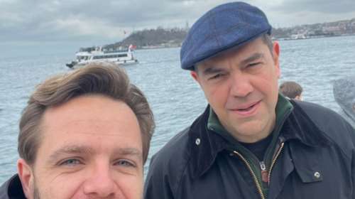 Ο Αλέξης Τσίπρας με τραγιάσκα: Χαλαρός και ευδιάθετος για τριήμερο στην Κωνσταντινούπολη [εικόνες]