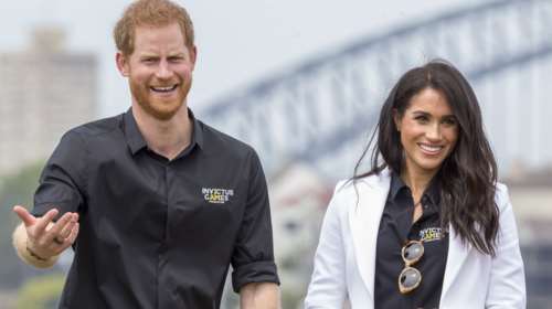 Μέγκαν Μαρκλ: Ανακύκλωσε το απίθανο λευκό μπλέιζερ που είχε ξαναφορέσει όταν ήταν έγκυος