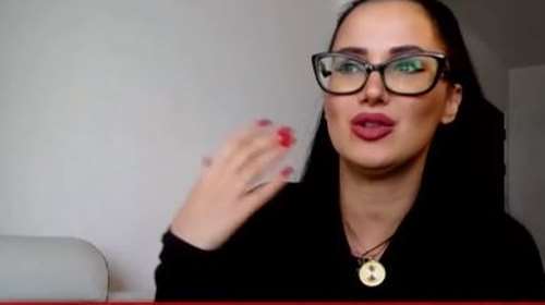 Χριστίνα Ορφανίδου: Αναγκάστηκα να φύγω από την Ελλάδα λόγω του revenge porn βίντεο - &quot;Δέχομαι ακόμα χυδαία μηνύματα&quot;