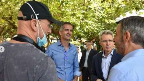 &quot;Η Αθήνα πρωταγωνίστρια&quot;: Γυρίσματα ξένης σειράς στην Κυψέλη - Η ανάρτηση Μπακογιάννη με Πάιατ [εικόνες]