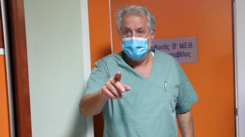 &quot;Καμπανάκι&quot; Καπραβέλου: Η πανδημία δεν έχει τελειώσει - Πρέπει να είμαστε προσεκτικοί