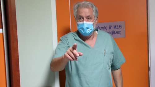 Καπραβέλος: Οι τρεις αιτίες θανάτων από κορονοϊό - &quot;Δεν έχουμε ξαναδεί τόσο θανατηφόρα ιογενή λοίμωξη&quot;