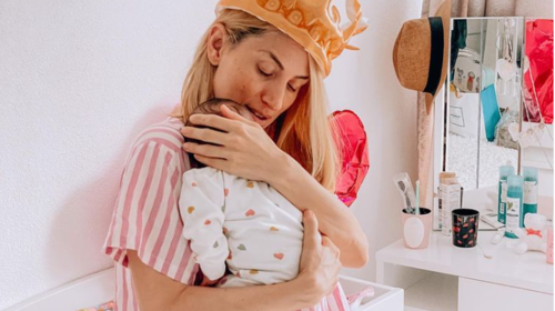 Μαρία Ηλιάκη: Η κόρη της έσβησε το πρώτο της κεράκι -  Η αδημοσίευτη φωτογραφία από τη γέννησή της