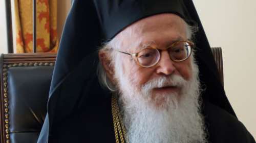 Αρχιεπίσκοπος Αλβανίας Αναστάσιος: Νοσηλεύεται σε απλή κλίνη και παρακολουθείται από εντατικολόγους - Ολιγόλεπτη επίσκεψη του Γ. Γεραπετρίτη