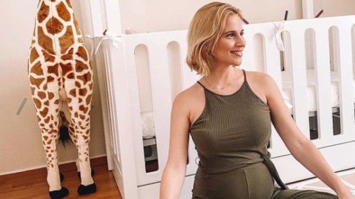 Νάντια Μπουλέ: Η πρώτη φωτογραφία της νεογέννητης κόρης της από το μαιευτήριο