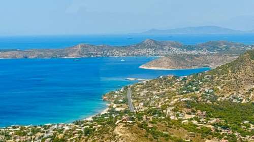 Από ΗΠΑ έως Ηνωμένα Αραβικά Εμιράτα και την Ομογένεια: Οι κορυφαίοι ξένοι αγοραστές της Αθηναϊκής Ριβιέρας ανά περιοχή