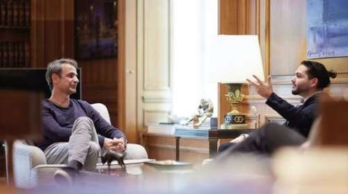 Κυριάκος Μητσοτάκης: Συνάντηση με τον τραγουδιστή Χρήστο Μάστορα για την ασφάλιση των Βορειοηπειρωτών