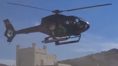 Σάλος με τον Mr Ζαγόρι που προσγειώθηκε με ελικόπτερο σε παραλία της Μυκόνου: &quot;Δεν θέλαμε να κάνουμε σόου&quot;