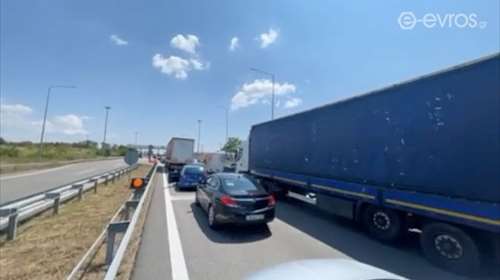 Έβρος: Απίστευτο θράσος από τους λαθροδιακινητές - Μπαίνουν στο αντίθετο ρεύμα και &quot;σπάνε&quot; μπλόκα [Βίντεο]