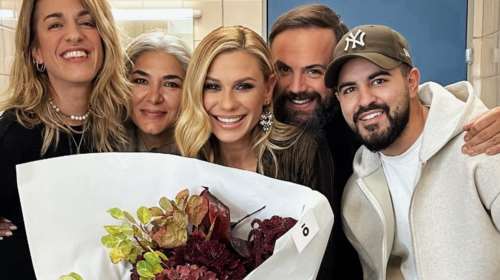 Η Κατερίνα Καραβάτου γιόρτασε στο στούντιο με τα παιδιά της: Οι ζωγραφιές και οι τρυφερές ευχές [εικόνες]