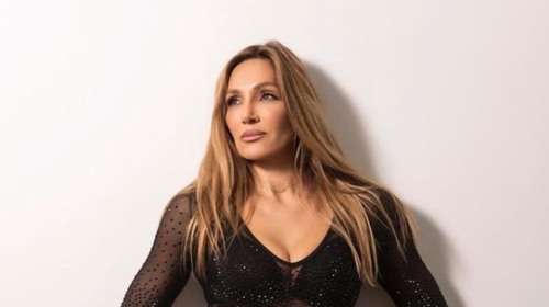 Ελένη Πετρουλάκη: Ποζάρει με τις τρεις μικρότερες κόρες της. Ποια της μοιάζει πιο πολύ;