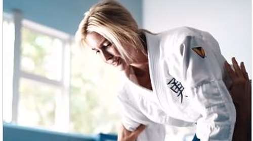 Ιβάνκα Τραμπ: Eντυπωσιακή προπόνηση στο ζίου ζίτσου με δάσκαλο τον σύντροφο της Ζιζέλ [Βίντεο]