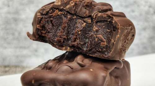 Συνταγή: Brownies ψυγείου με 4 μόνο υλικά - Χωρίς ζάχαρη