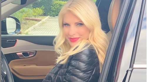 Η Ελένη Μενεγάκη απάντησε σκληρά στα πικρόχολα σχόλια: Εγώ λέτε να μην αγαπάω τα παιδιά μου;