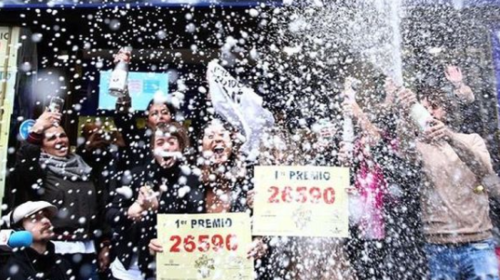 Ισπανία: Στην ουρά για 2,5 ώρες για ένα δελτίο της χριστουγεννιάτικης λοταρίας