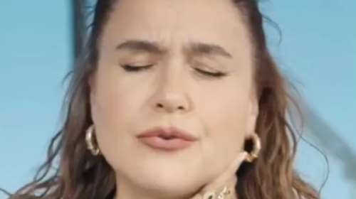 Τουρκάλα τραγουδίστρια ερμηνεύει στα ελληνικά το &quot;Όλα σε θυμίζουν&quot; και &quot;ρίχνει&quot; το TikTok [βίντεο]