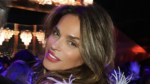 Δεν μοιάζουν καθόλου αλλά είναι πανέμορφες: Οι δίδυμες κόρες της Σήλιας Κριθαριώτη είναι ήδη style icons