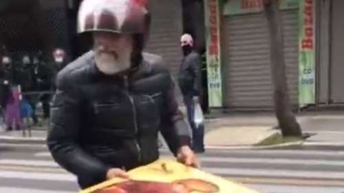 Βεβήλωσαν εικόνα της Παναγίας σε συγκέντρωση για τον Κουφοντίνα στο Σύνταγμα [βίντεο]