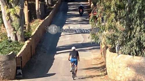 Κυριάκος Μητσοτάκης: Βόλτα με το ποδήλατο στη Μονή Αγίας Τριάδας στο Ακρωτήρι Χανίων [Εικόνες]
