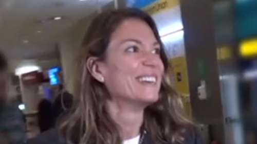 H αντίδραση της Βίκυς Καγιά σε ερωτήσεις των δημοσιογράφων: &quot;Με περιμένει ο άνδρας μου, συγγνώμη&quot;