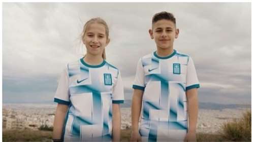 ΜέΡΑ25: Κατηγορεί την ΕΠΟ για αγκυλωτό σταυρό στην φανέλα της Εθνικής - &quot;Θεωρητικός της ακροδεξιάς ο Μπαλτάκος&quot;