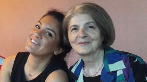 Σουλτάνα Παρτάλη: Η σούπερ γιαγιά που στα 76 της χρόνια πήρε απολυτήριο λυκείου με 19,8