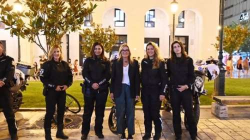 Μαρέβα Γκραμπόφσκι: Το &quot;ευχαριστώ&quot; και η φωτογραφία με τις γυναίκες αστυνομικούς