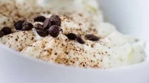 Μαμαδίστικο γλυκό ψυγείου με 4 υλικά - Γρήγορο και λαχταριστό