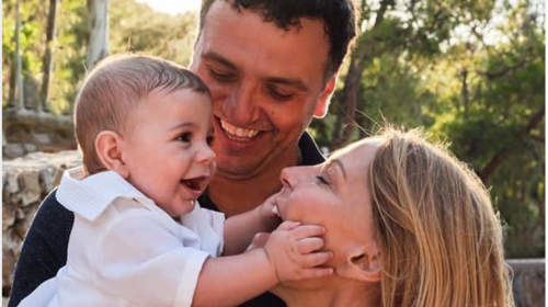 Ο Βασίλης Κικίλιας φωτογραφίζει τη Τζένη Μπαλατσινού με τον γιο τους και εύχεται &quot;Καλή Σαρακοστή&quot; [εικόνα]