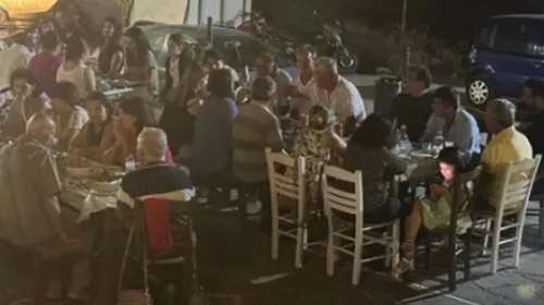 Ρόδος: Το ευχαριστώ ζευγαριού Γερμανών στο χωριό - Έστησε γλέντι και κέρασε τους κατοίκους επειδή έσωσαν το σπίτι τους από τις φωτιές