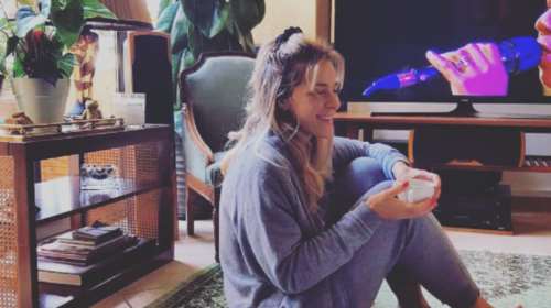 Νατάσα Μποφίλιου: Μέσα στο υπέροχο σπίτι της στην Καλλιθέα - Κομψό, ζεστό με vintage πινελιές [εικόνες]